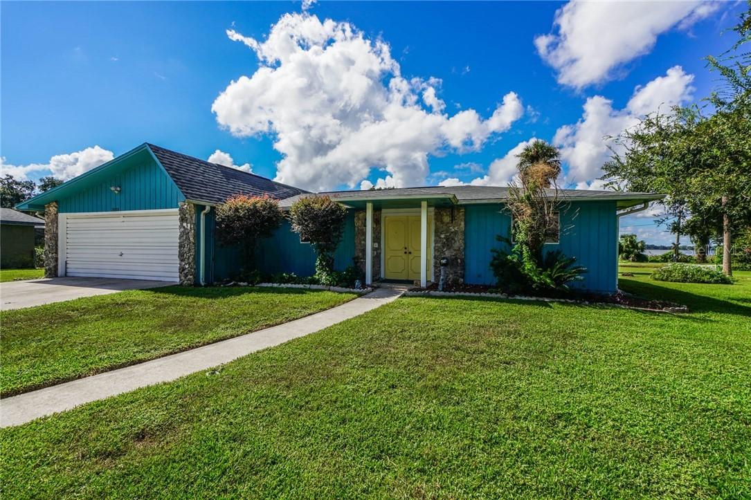 1010 Michelle Ct., Tavares, FL 32778