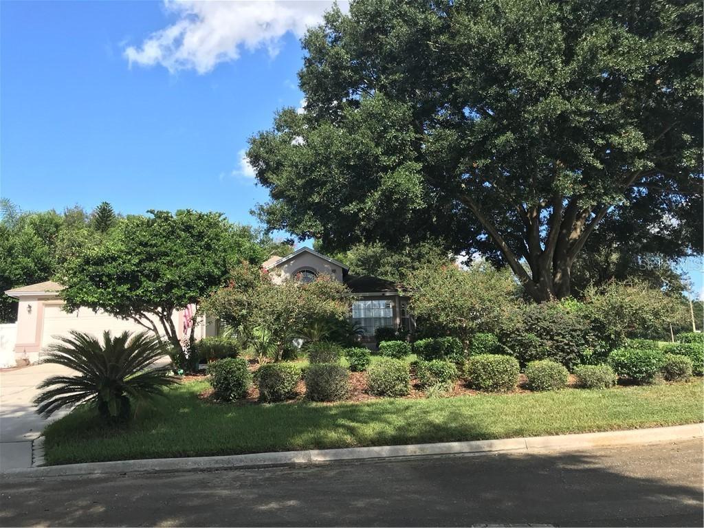 112 Madrona Dr., Eustis, FL 32726