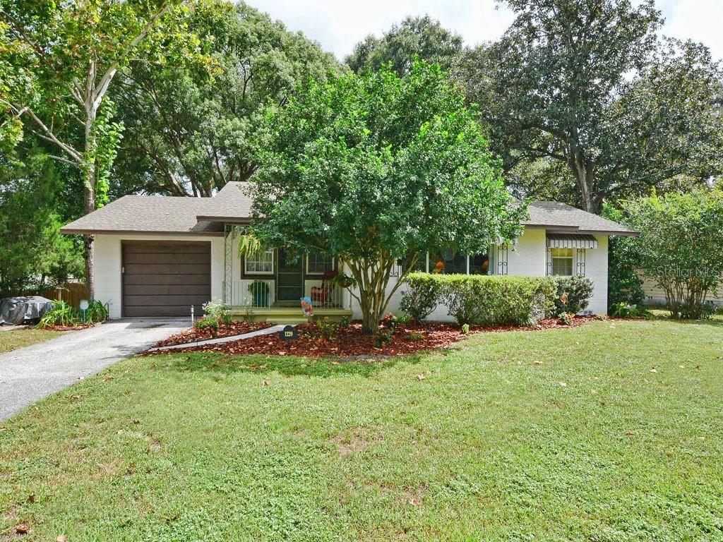 1220 Crestview Dr., Mount Dora, FL 32757