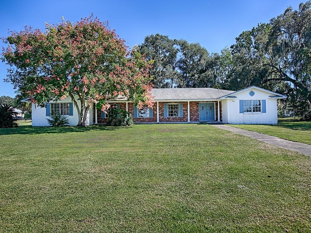 725 S Main Ave., Groveland, FL 34736