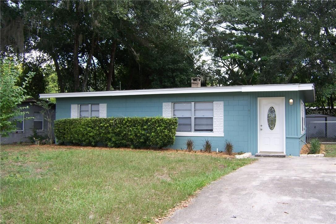 611 Danvers St., Eustis, FL 32726