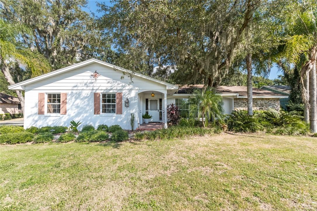1205 W Crooked Lake Pl., Eustis, FL 32726