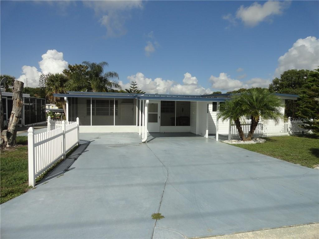11537 Hickory Ln., Tavares, FL 32778