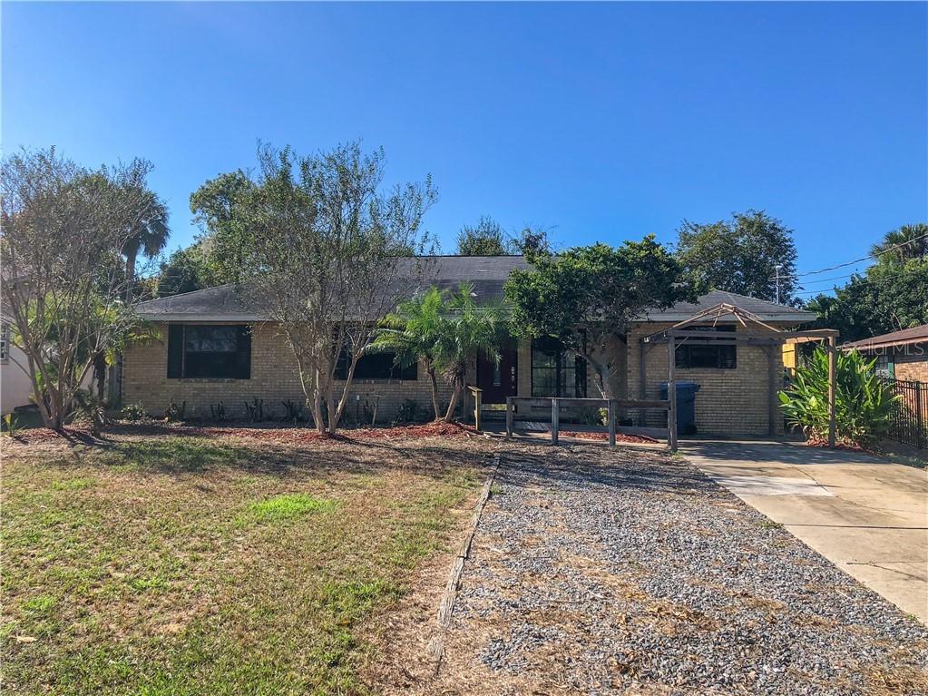 1027 Park Ave., Tavares, FL 32778