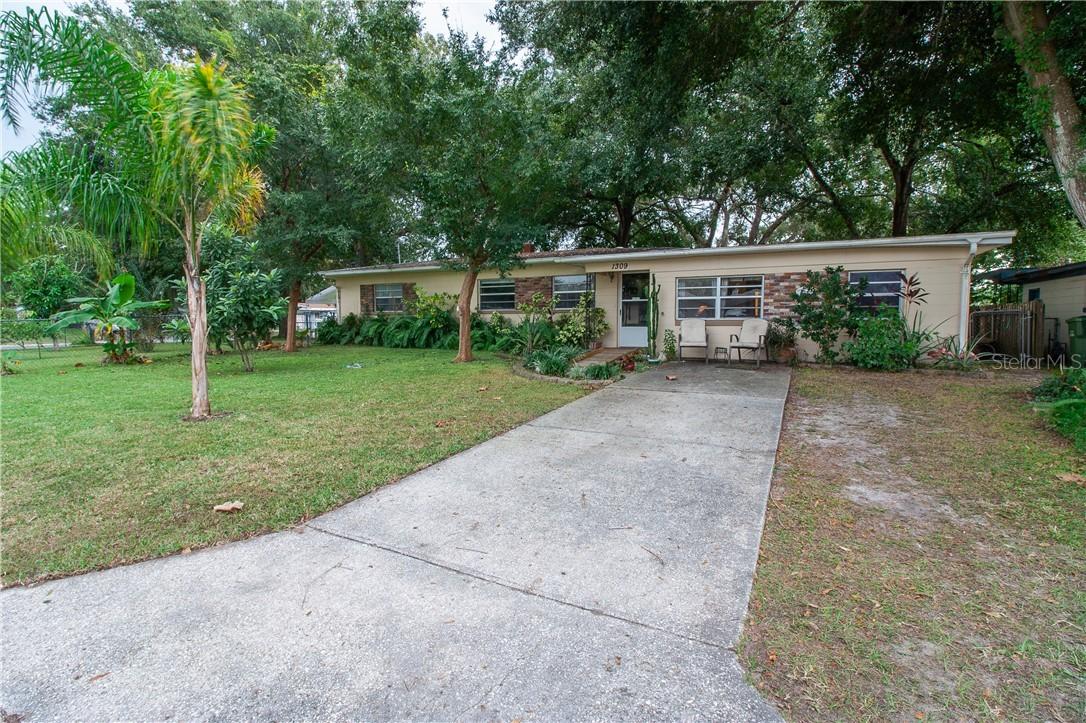 1309 Dora Dr., Leesburg, FL 34748