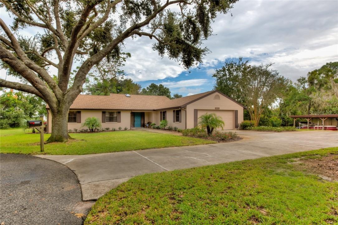 30900 Circle Dr., Tavares, FL 32778