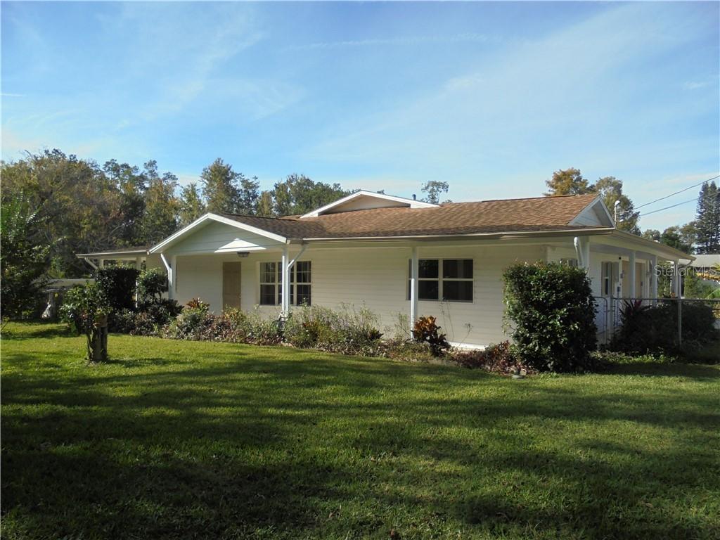 13724 Country Club Dr., Tavares, FL 32778