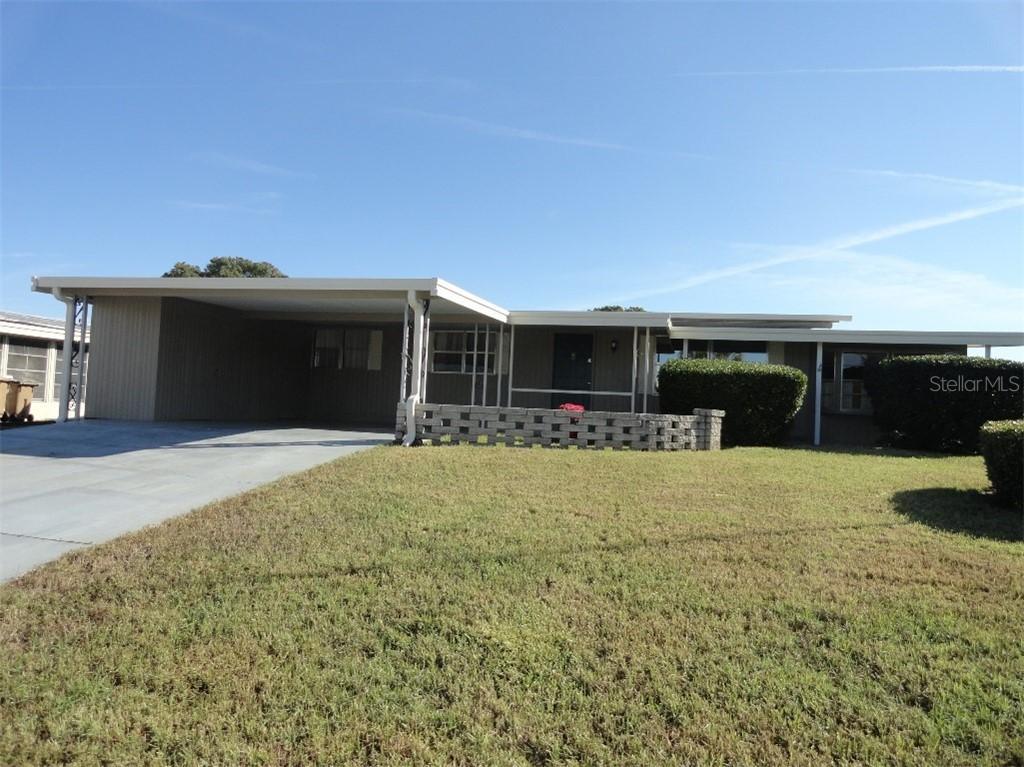 31642 New Indiana Ave., Tavares, FL 32778