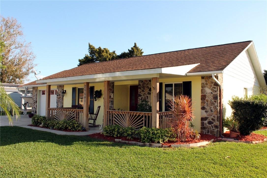 26641 E Cove Dr., Tavares, FL 32778