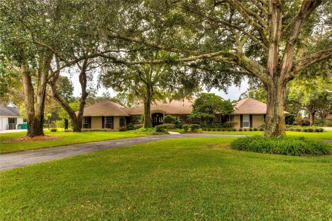 1930 Country Club Rd., Eustis, FL 32726