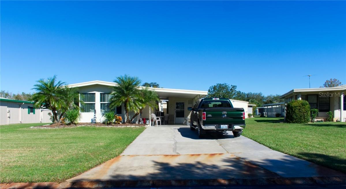 1250 Belmont Cir., Tavares, FL 32778