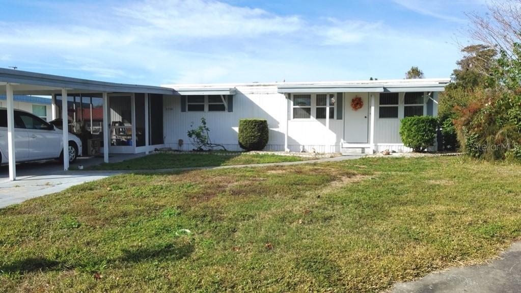 31701 Kelly Cir., Tavares, FL 32778