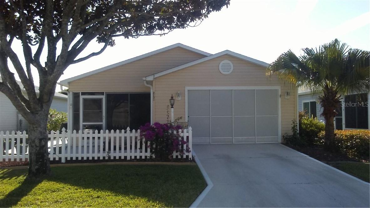 2138 Escobar Ave., The Villages, FL 32159