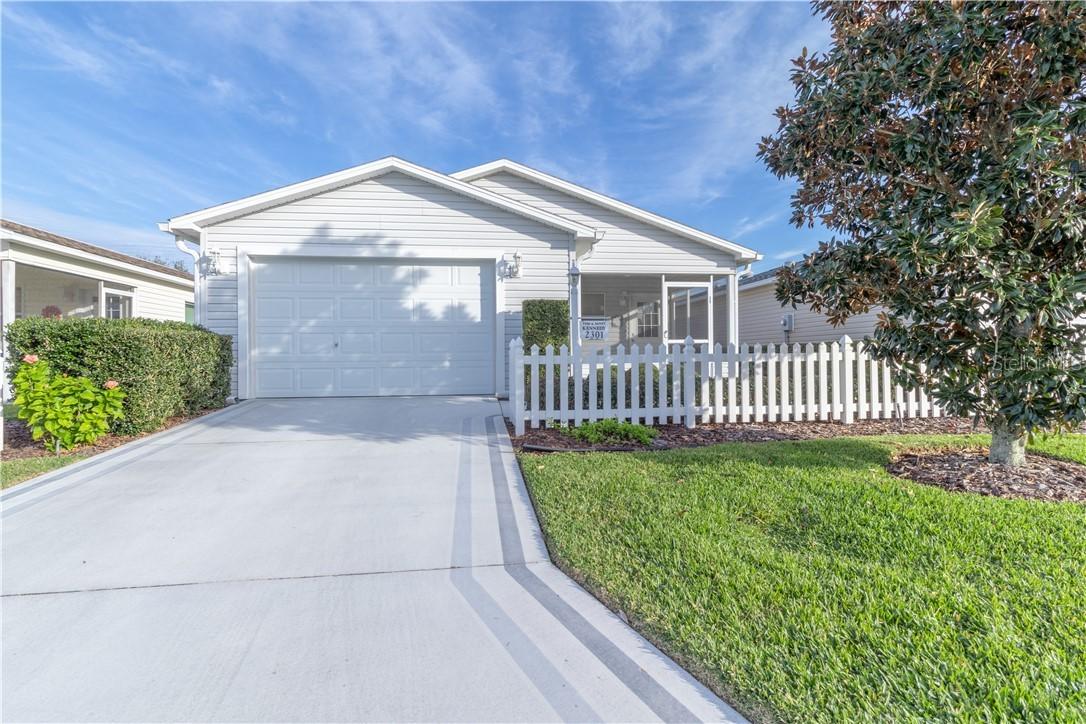 2301 Whisper St., The Villages, FL 32162