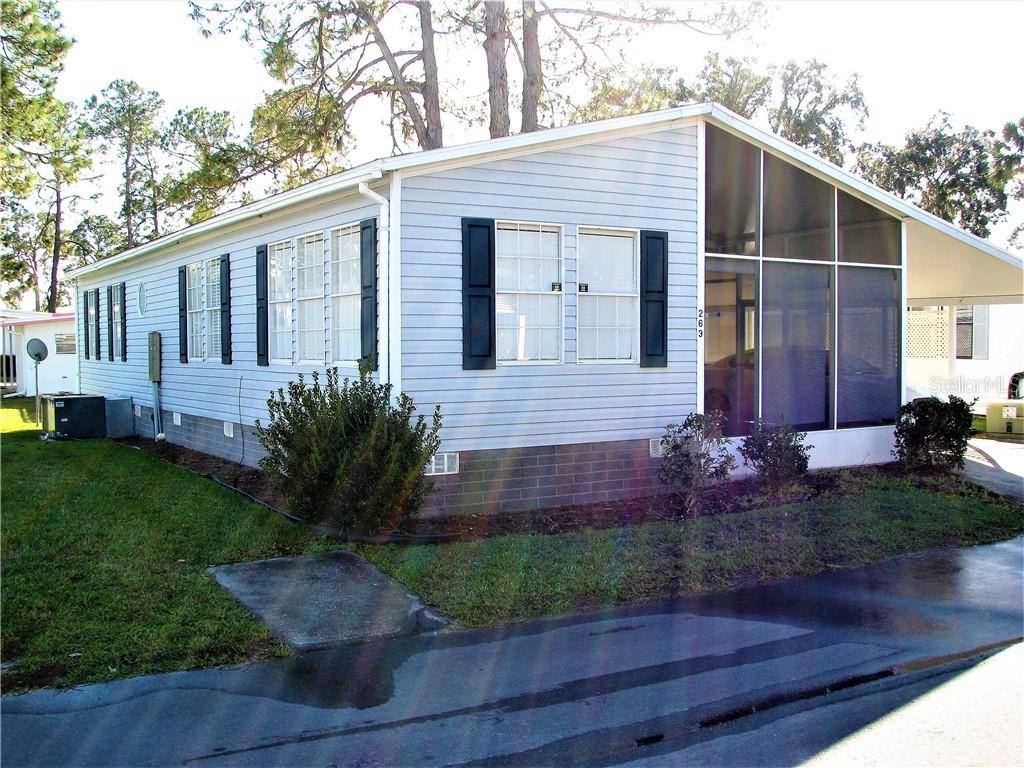 263 Pinewood Dr., Eustis, FL 32726