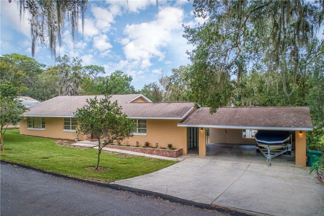 1607 Berkshire Dr., Eustis, FL 32726