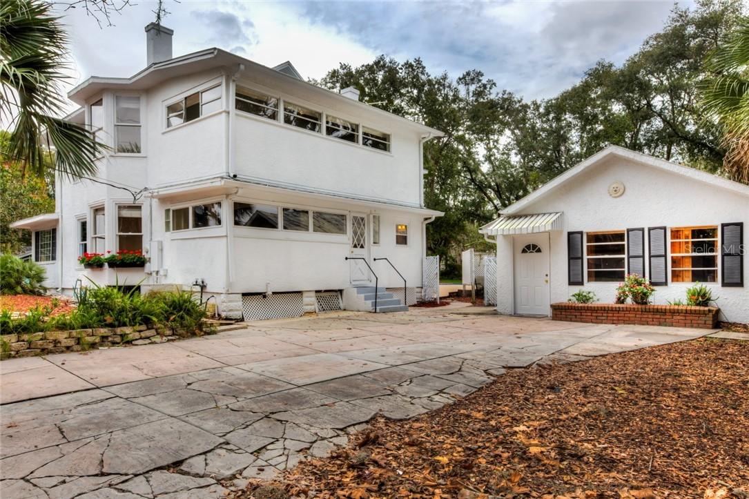 206 E 9th Ave., Mount Dora, FL 32757