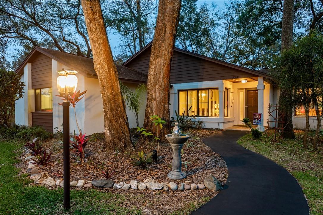 30844 Mission Ave., Tavares, FL 32778