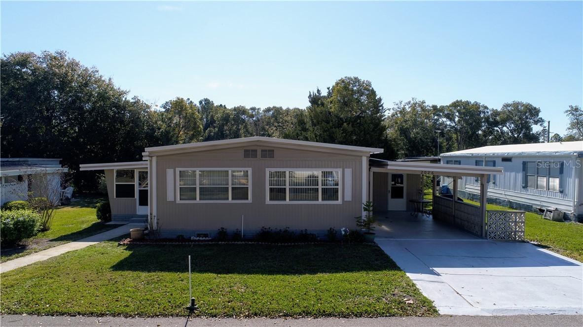2026 Lamplight Cir., Mount Dora, FL 32757