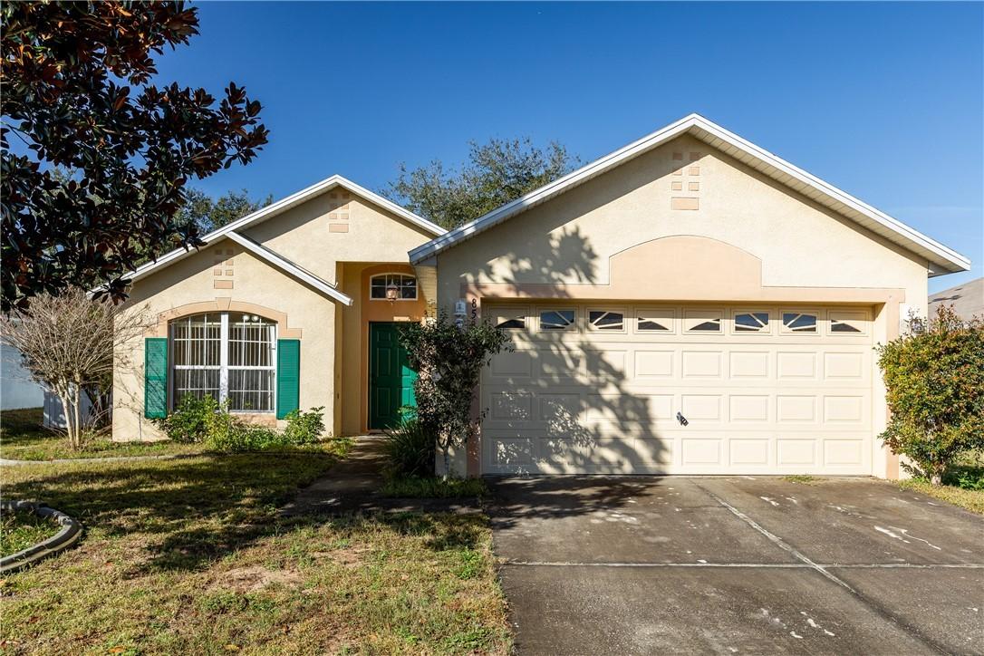 858 Vanderbilt Dr., Eustis, FL 32726