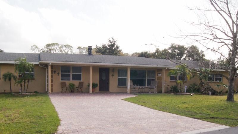 354 Belle Ayre Dr., Mount Dora, FL 32757