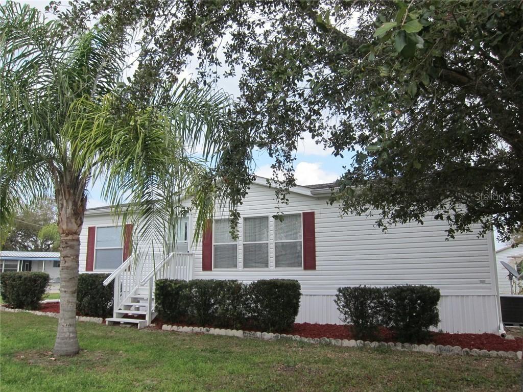 1532 Lakeview Dr., Tavares, FL 32778