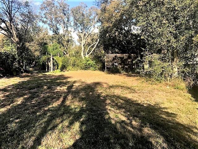 Lois Dr., Tavares, FL 32778