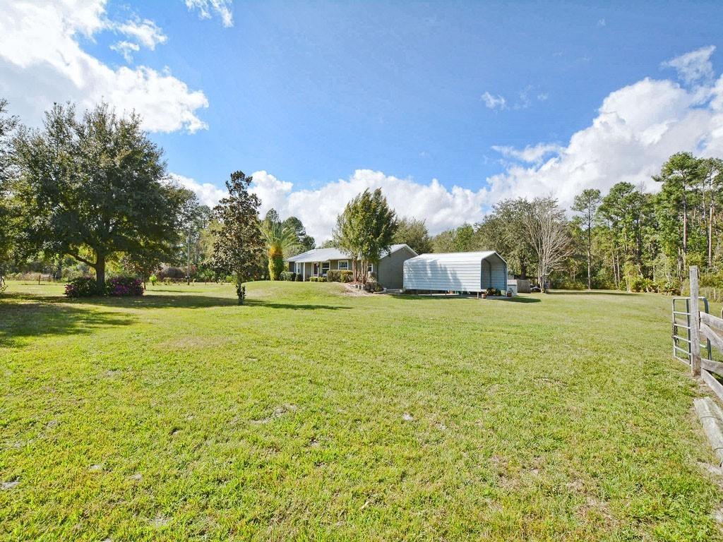 29101 Thunderbird Ln., Tavares, FL 32778