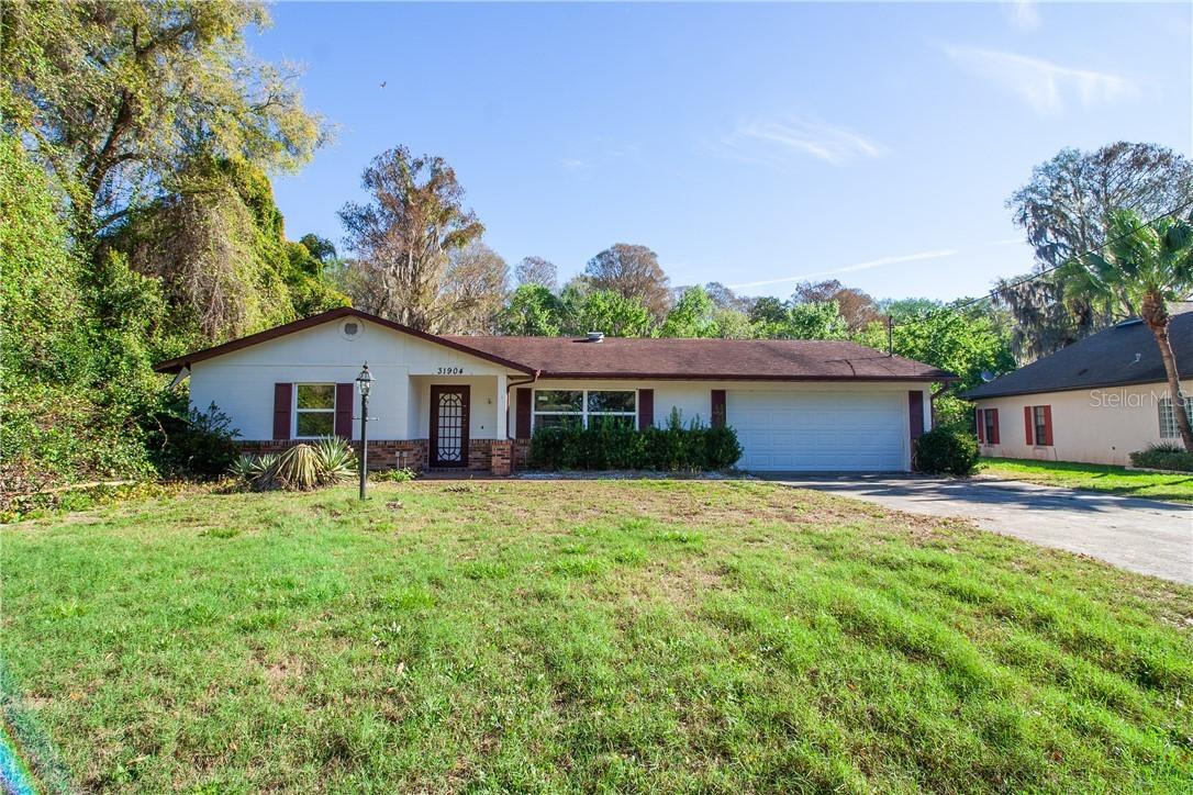 31904 Bay St., Tavares, FL 32778