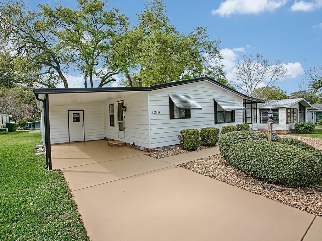 1810 E Schwartz Blvd., The Villages, FL 32159