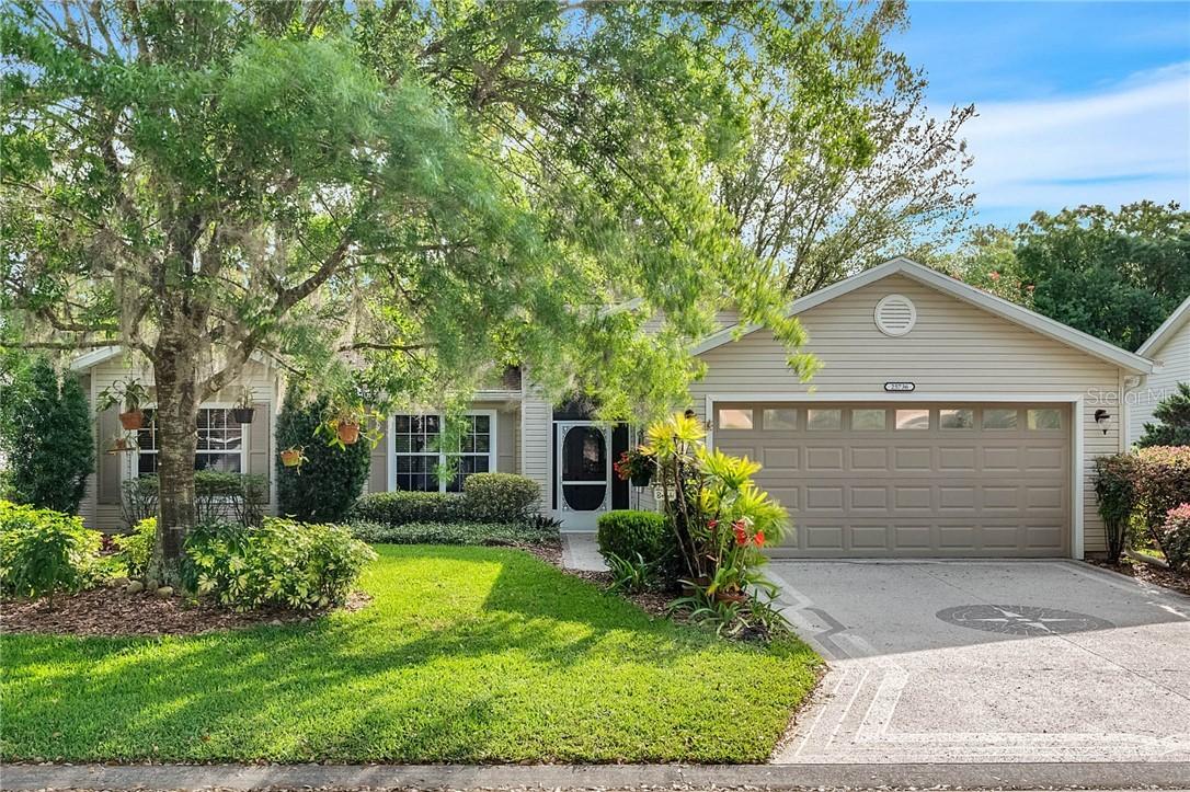 25736 Whisper Oaks Rd., Leesburg, FL 34748