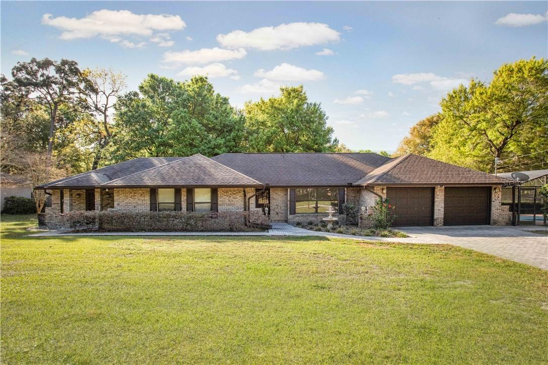25834 Shawnee St., Sorrento, FL 32776