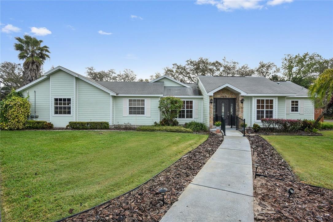30934 Mission Ave., Tavares, FL 32778