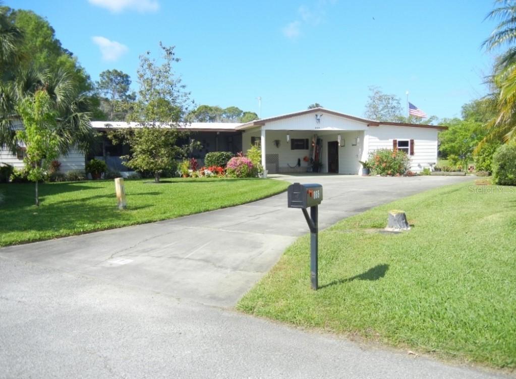 865 Hilltop Rd., Tavares, FL 32778