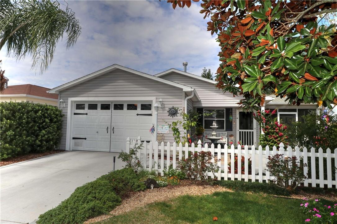 2381 Southern Oak St., The Villages, FL 32162