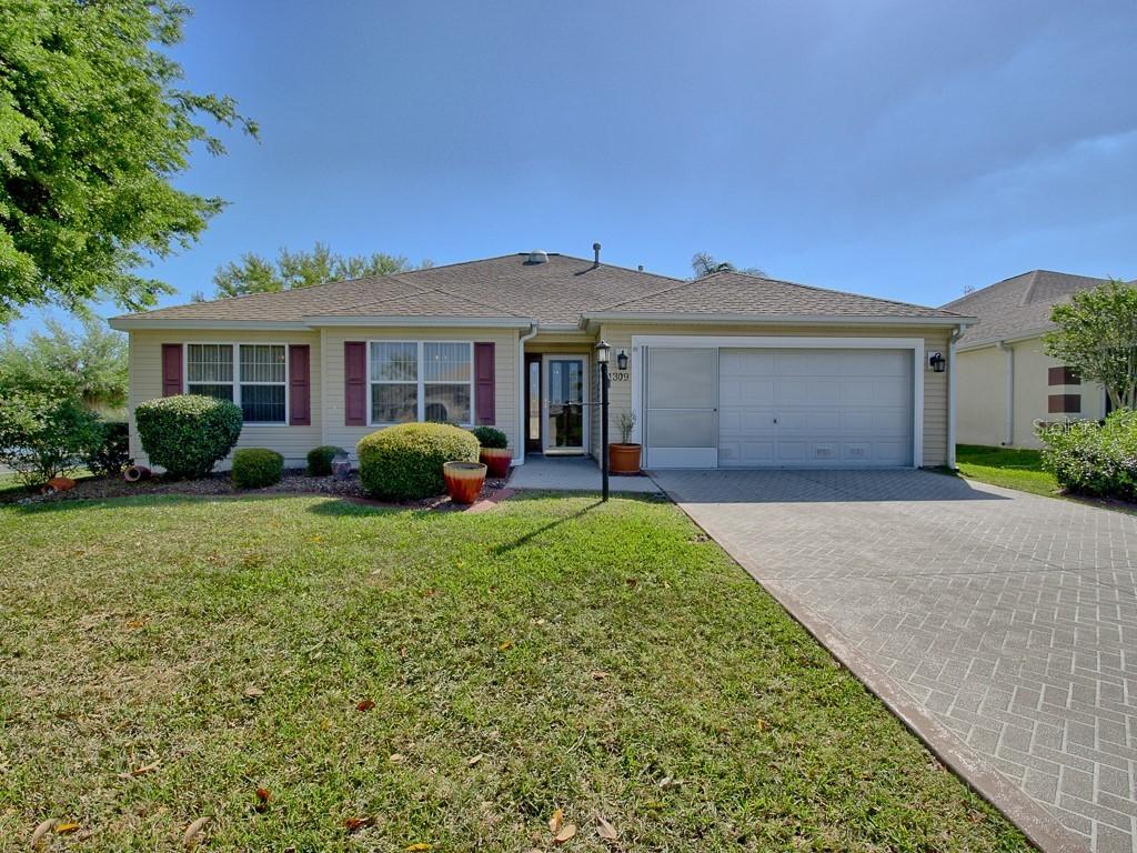 1309 Estrella Ln., The Villages, FL 32162