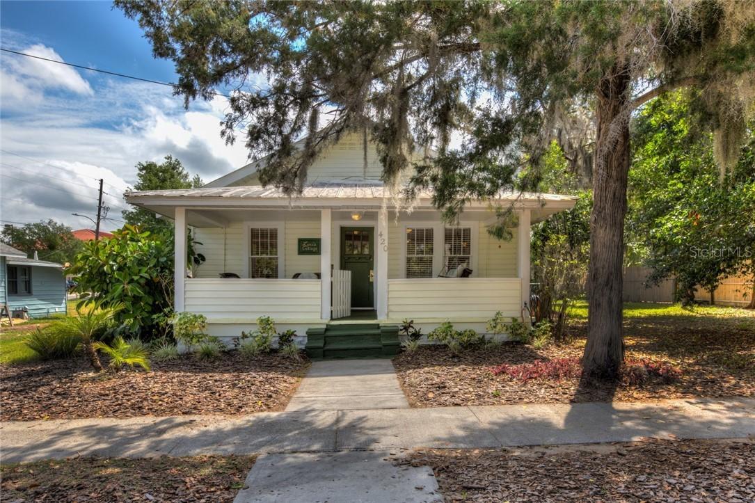 420 N Texas Ave., Tavares, FL 32778