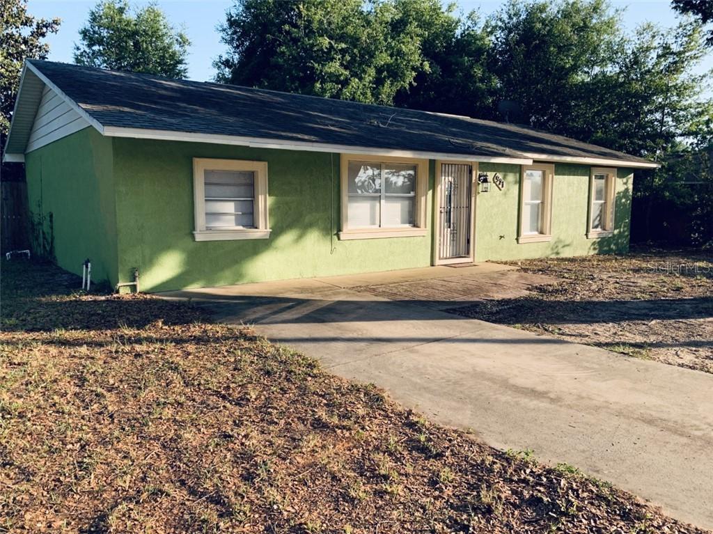 921 Cedar Cir., Tavares, FL 32778