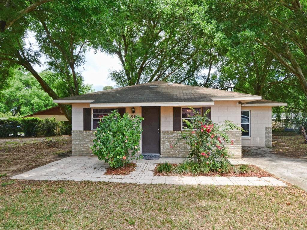 1035 Mulberry Ln., Tavares, FL 32778