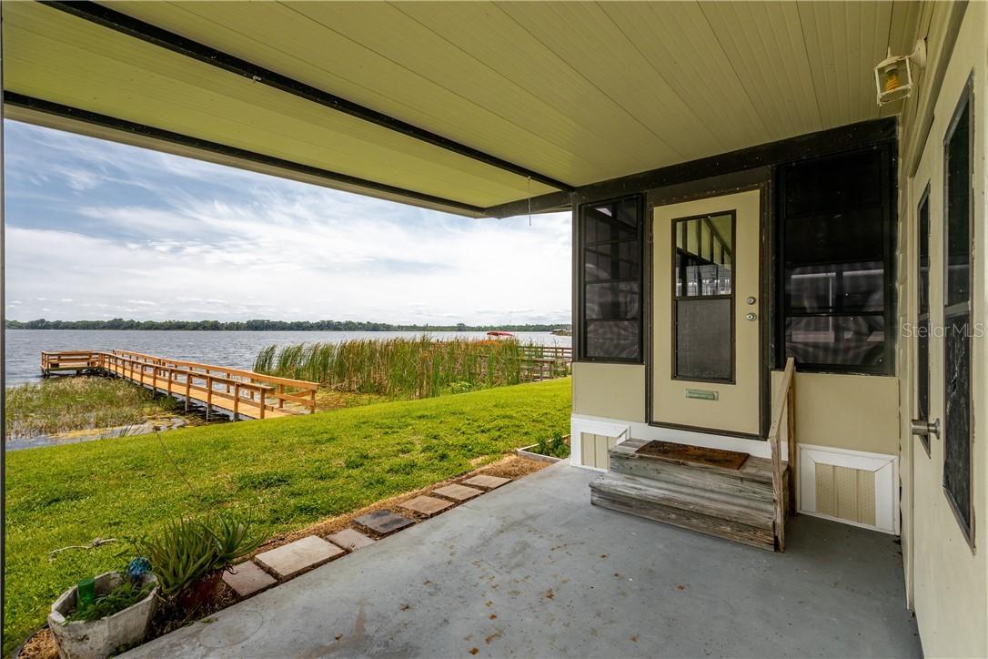 741 Marina Ln., Tavares, FL 32778