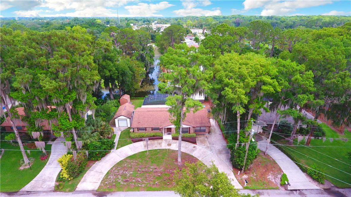 11105 Cypress St., Tavares, FL 32778