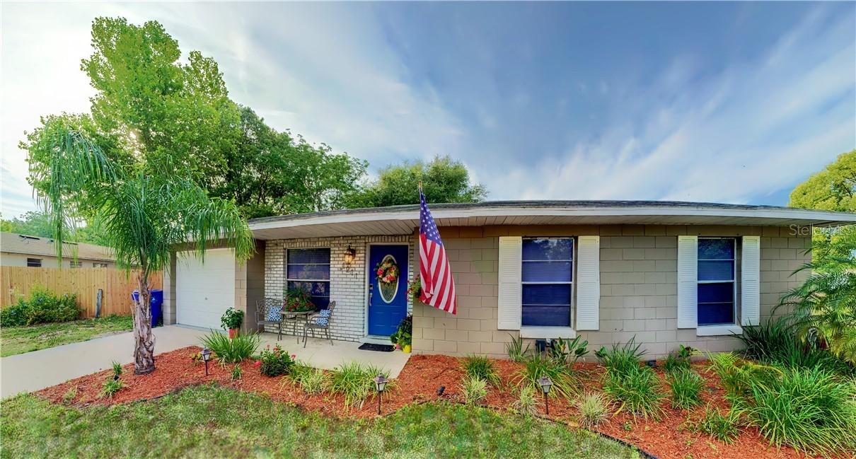 1211 Cedar Ave., Tavares, FL 32778