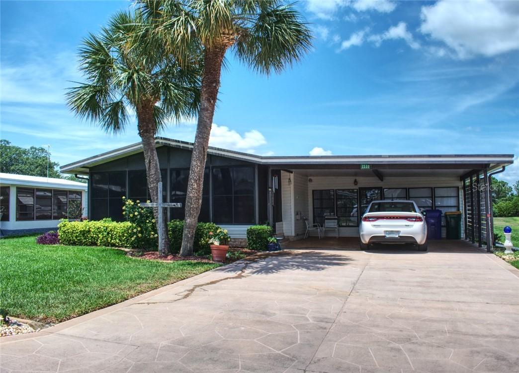 1559 Apache Cir., Tavares, FL 32778