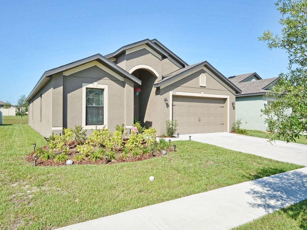 2437 Bracknell Forest Tr., Tavares, FL 32778