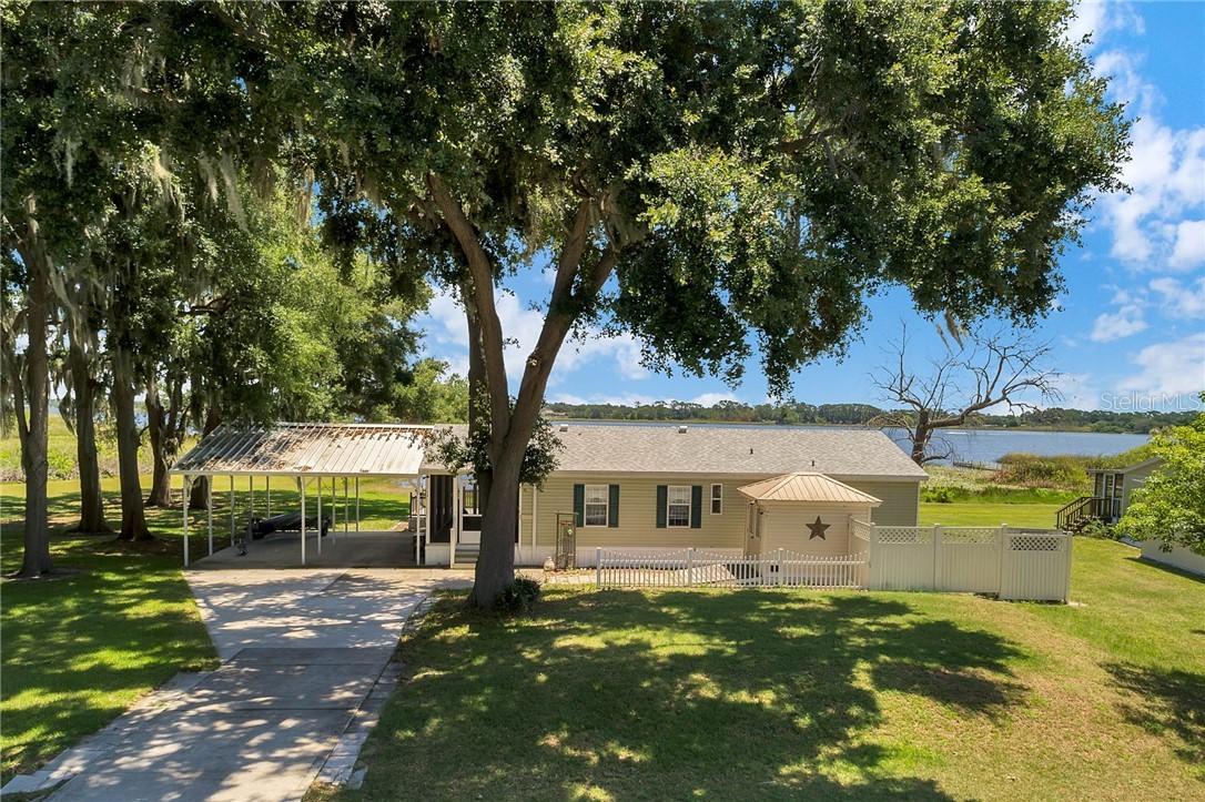 31532 Gladys Ln., Tavares, FL 32778