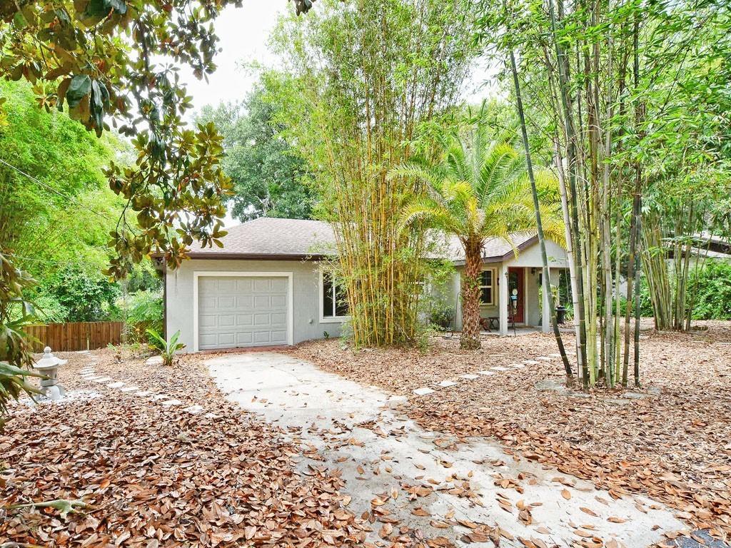 1304 Crestview Dr., Mount Dora, FL 32757