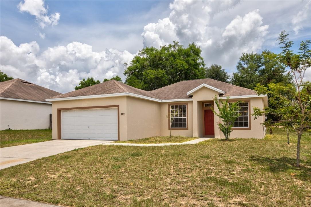 429 Bluff Pass Dr., Eustis, FL 32726