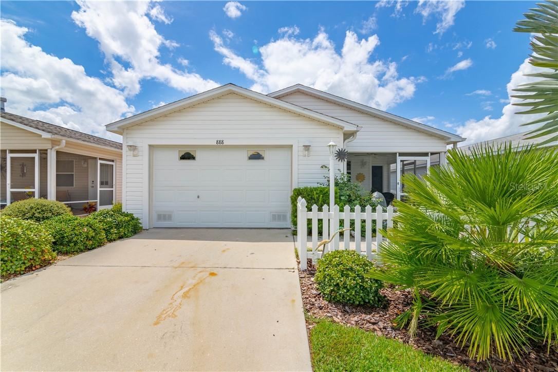 888 Allagash Ave., The Villages, FL 32162