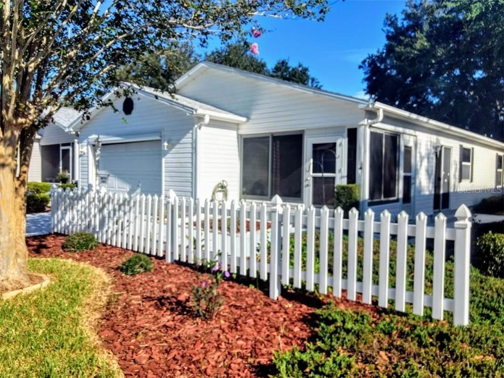 2103 Escobar Ave., The Villages, FL 32159