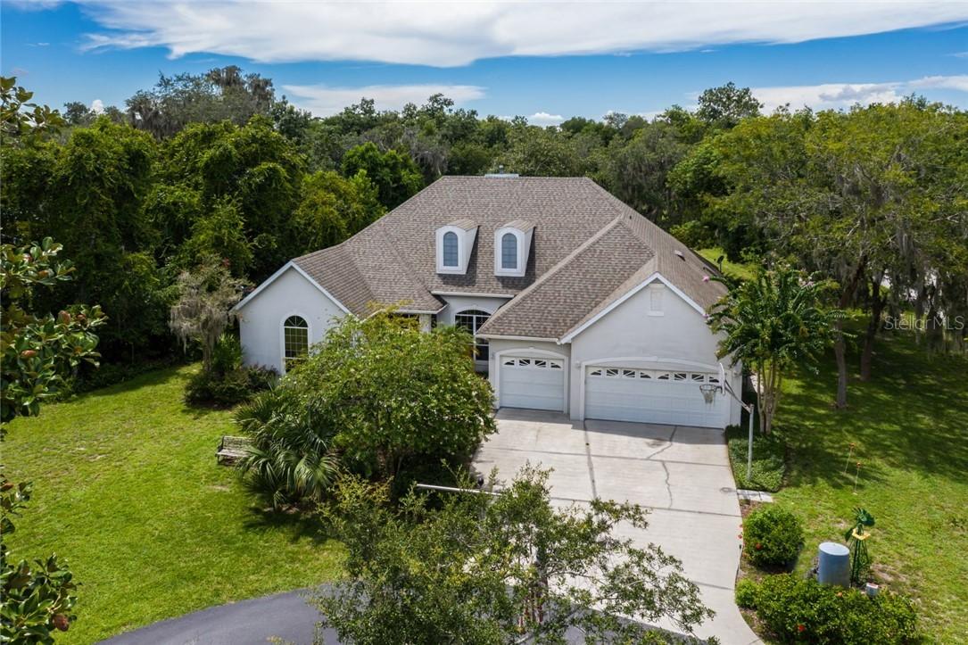 30905 Fairview Ave., Tavares, FL 32778